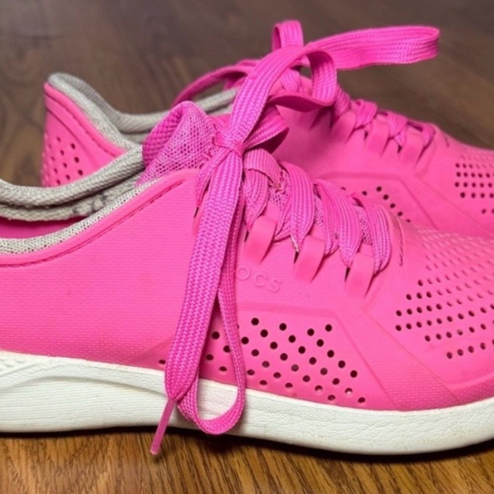 CROCS Women's Bright Pink Sneakers